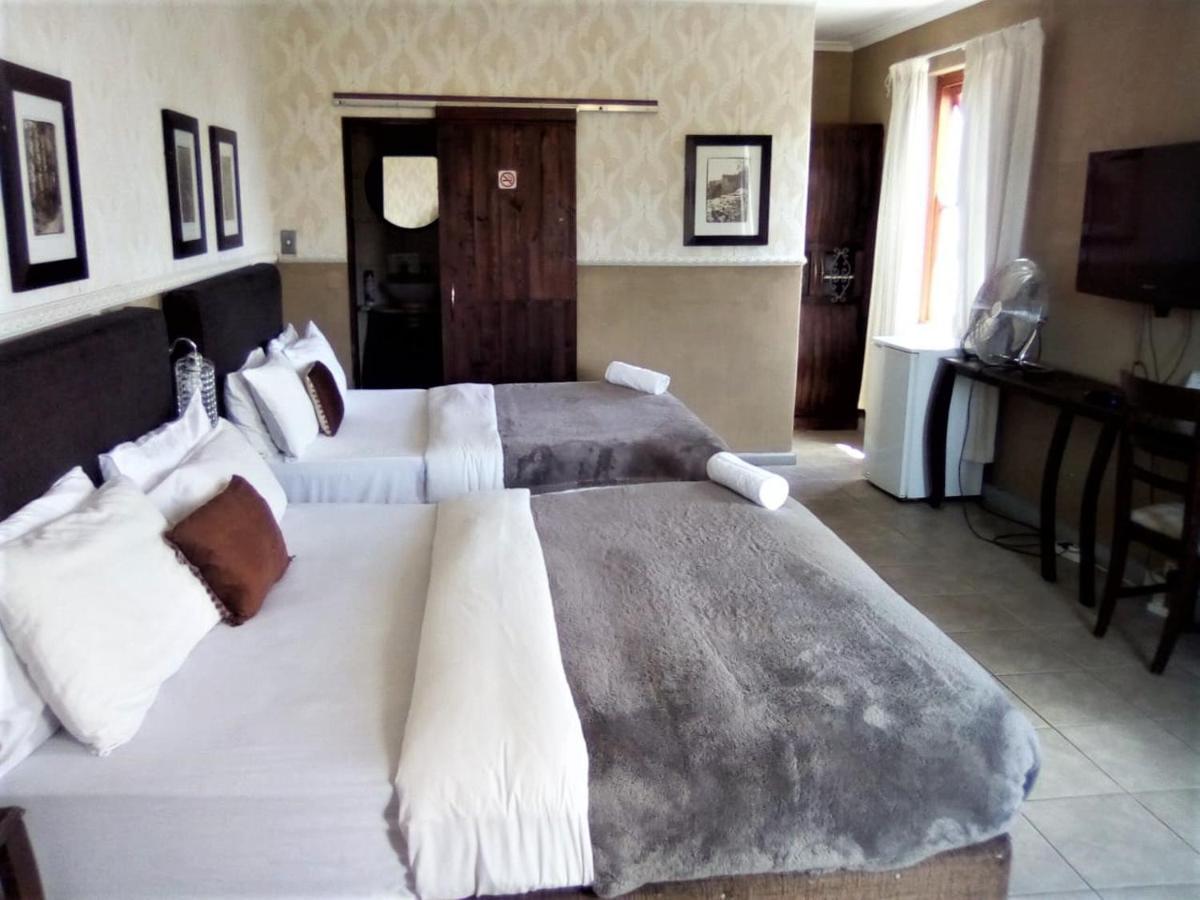 Bread And Barrel Guesthouse Bellville เคปทาวน์ ภายนอก รูปภาพ